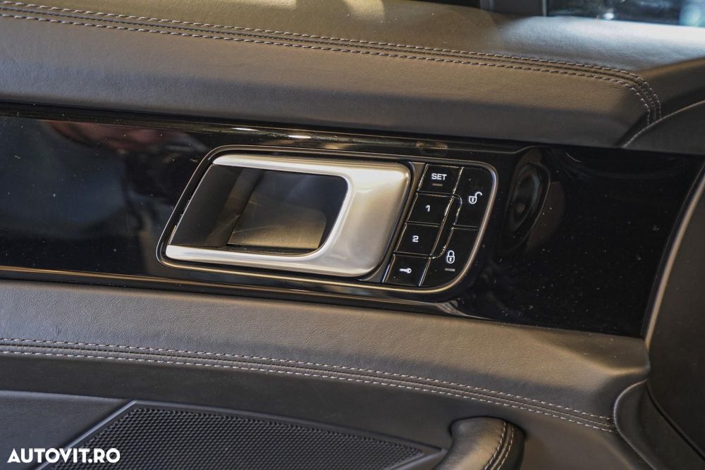 Porsche Panamera - 15