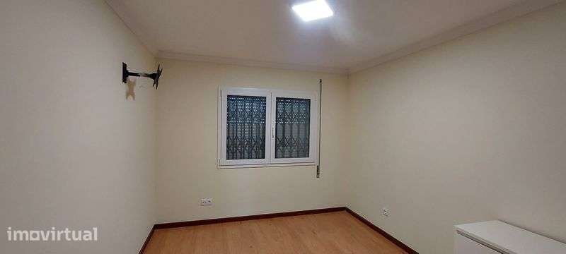 Apartamento para alugar  t2 num res do chão  com lugar de garagem. - Grande imagem: 4/9