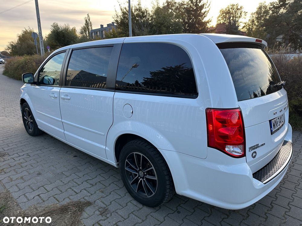 Dodge Grand Caravan 3.6 R/T - 9