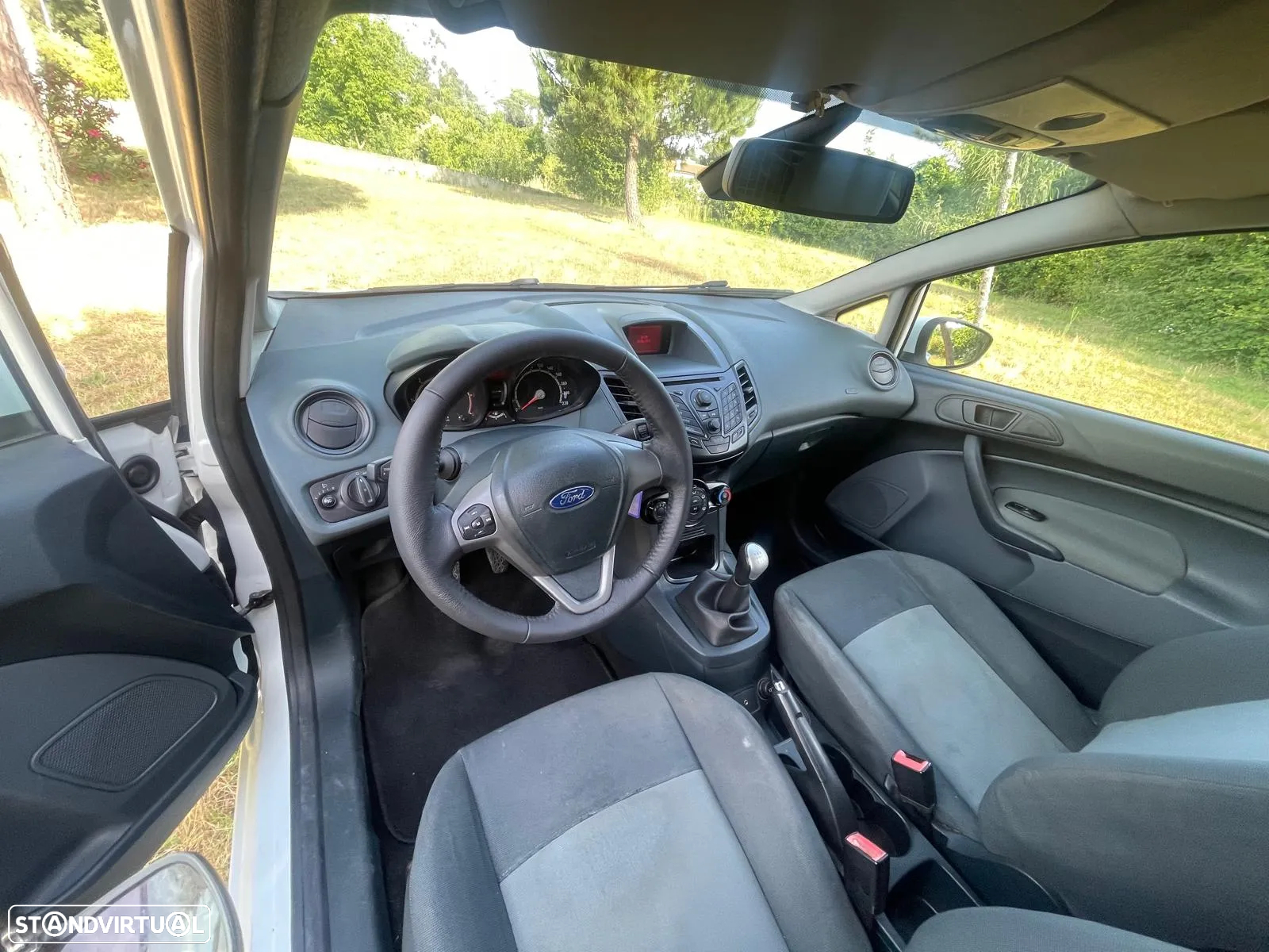 Ford Fiesta - 24