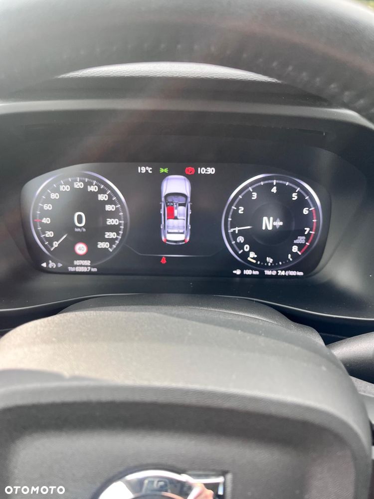 Volvo XC 40 - 24