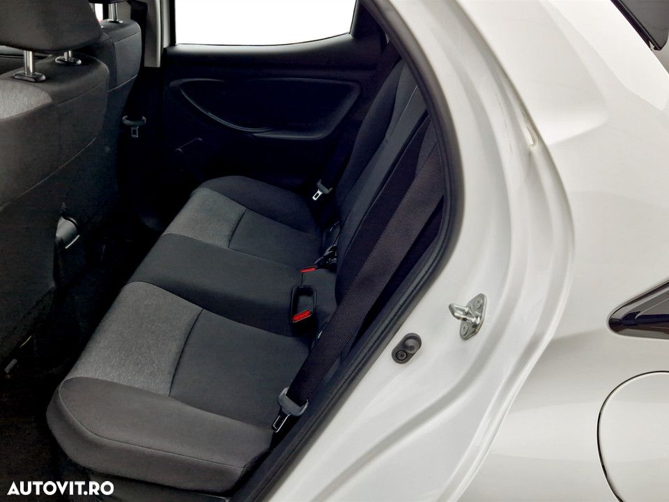 Toyota Yaris - 14