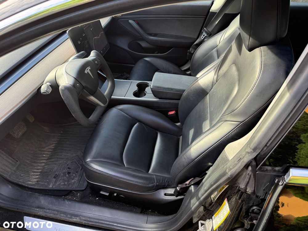 Tesla Model 3 - 10