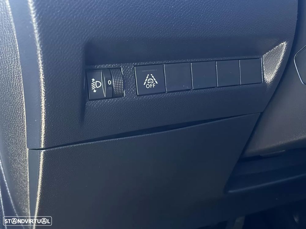 Peugeot e-208 50 kWh Allure - 47