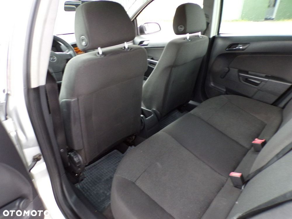 Opel Astra - 25