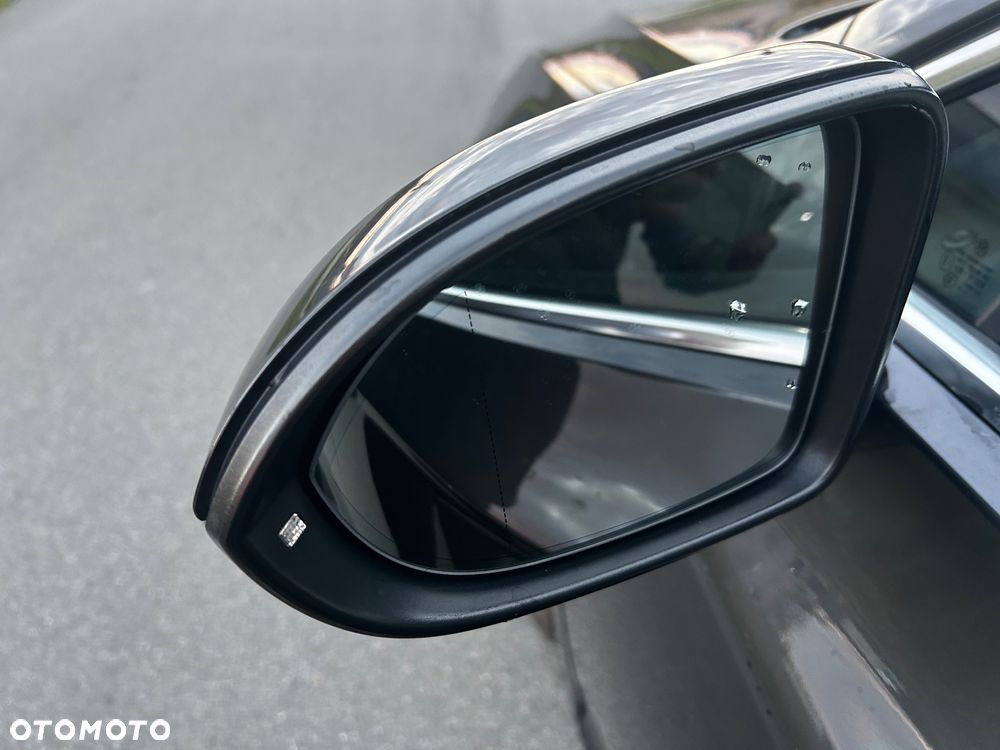 Volkswagen Passat Variant ver-variant-1-6-tdi-scr-dsg-business - 21