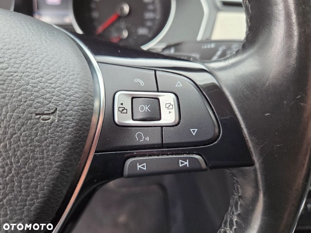 Volkswagen Passat 2.0 TDI SCR 4Mot DSG Comfortline - 16