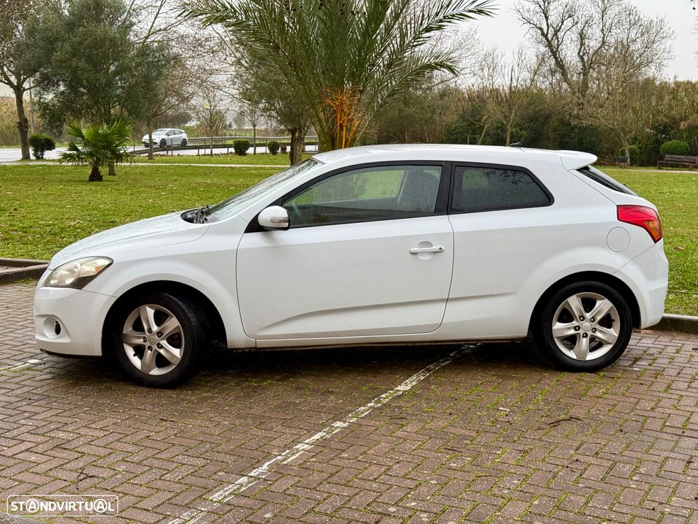 Kia Ceed S Coupé 1.6 CRDi EX - 3