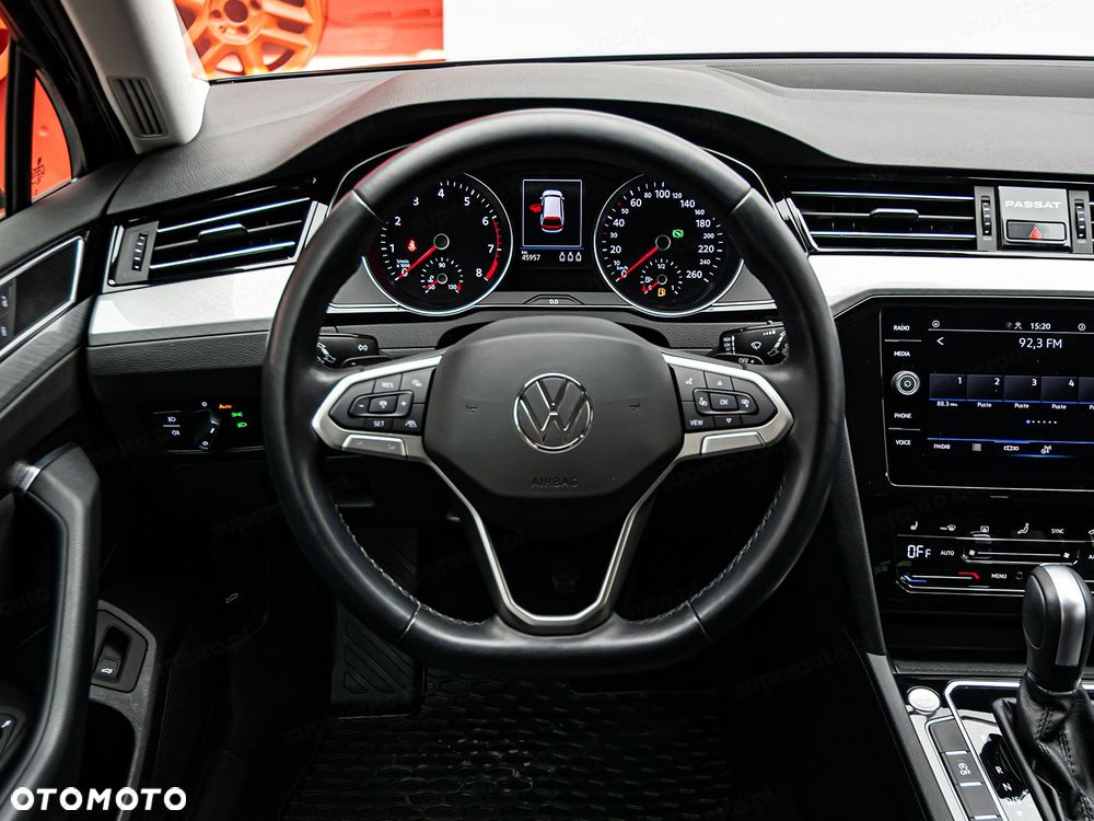 Volkswagen Passat - 11