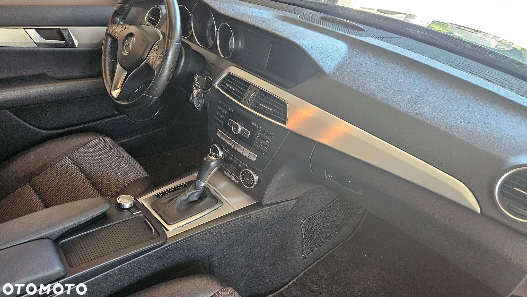 Mercedes-Benz Klasa C 180 CGI Automatik BlueEFFICIENCY Avantgarde - 17
