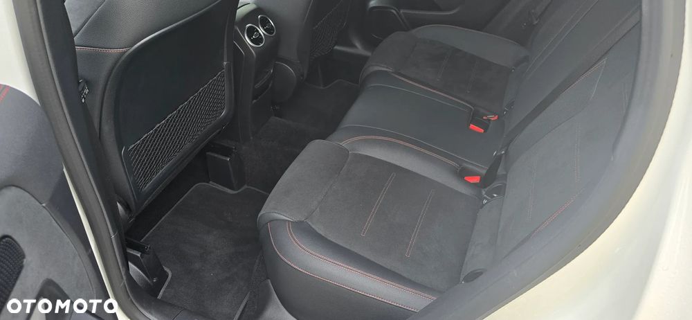 Mercedes-Benz GLA 200 AMG Line - 11