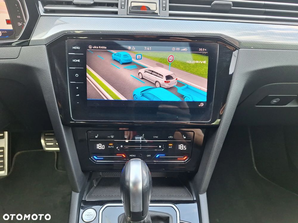 Volkswagen Passat - 12