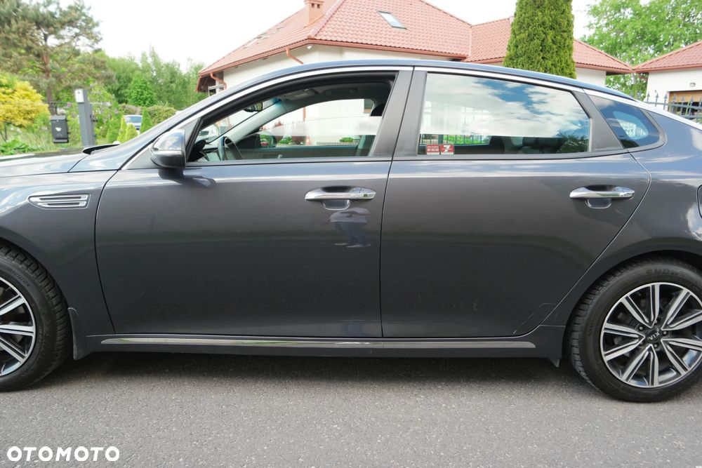 Kia Optima - 11