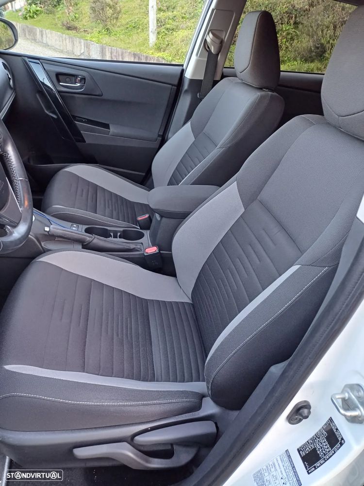 Toyota Auris Touring Sports 1.8 HSD Freestyle - 7