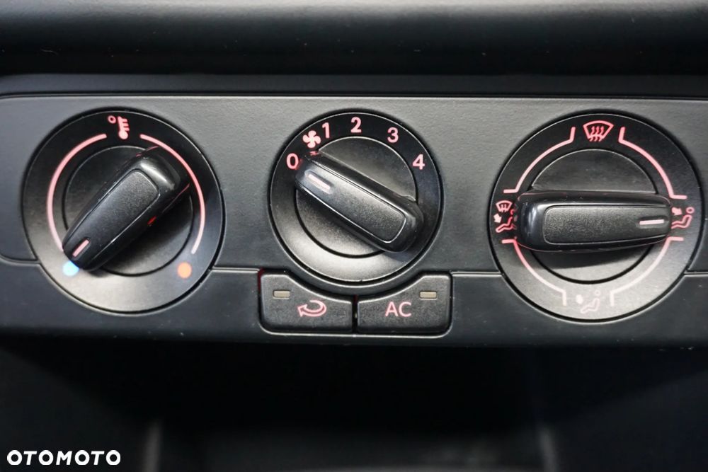 Volkswagen Polo - 36