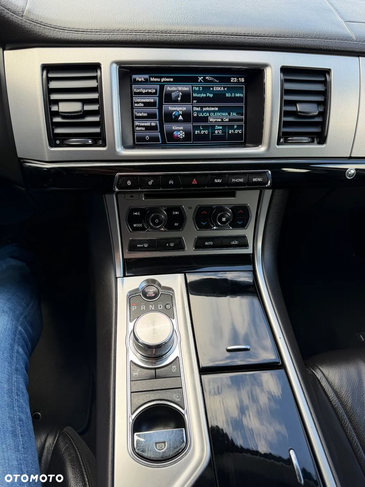Jaguar XF 2.2 - 21