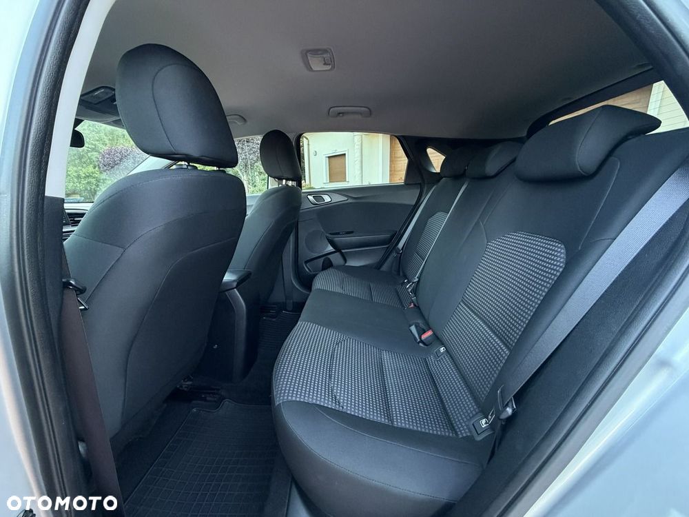 Kia Ceed - 27
