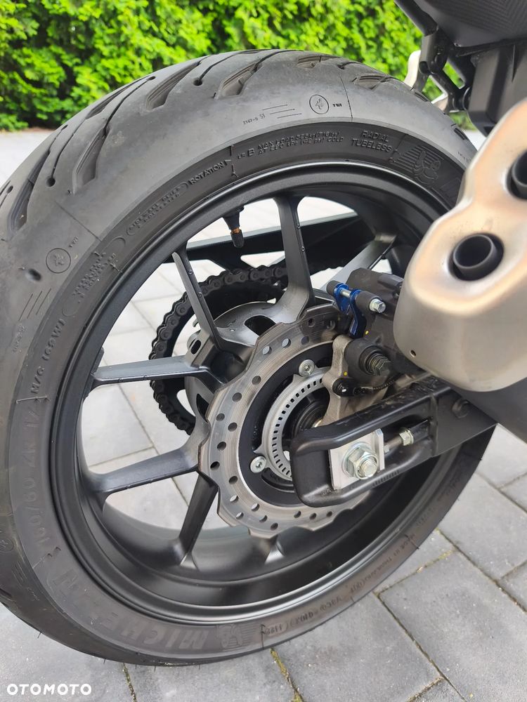 Honda CB - 16