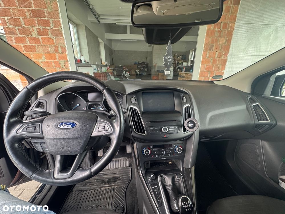 Ford Focus 1.0 EcoBoost Titanium - 8