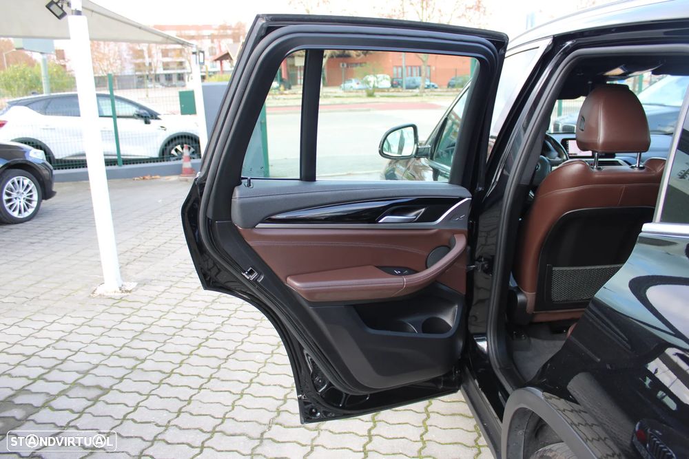 BMW X3 30 e xDrive Line Luxury - 24