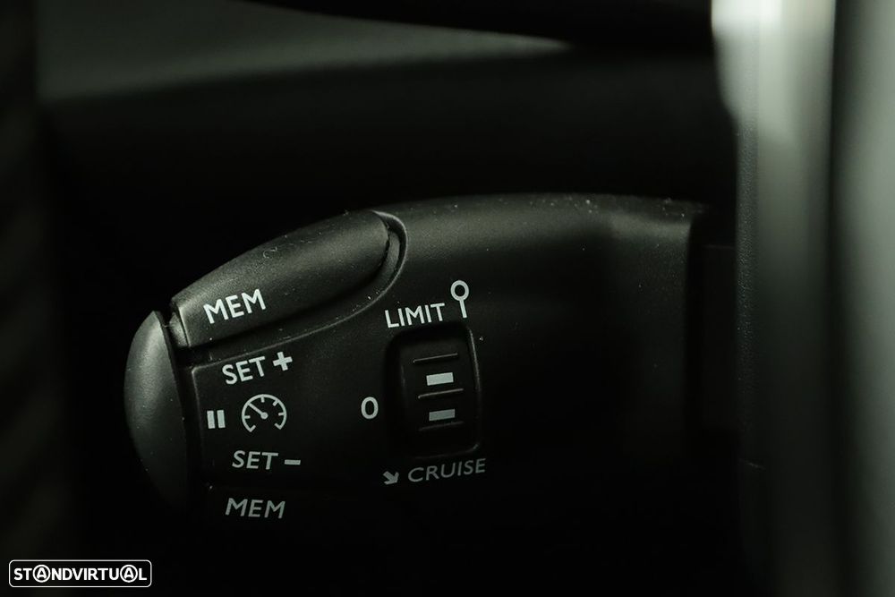 Peugeot 208 1.2 PureTech Allure Pack - 16