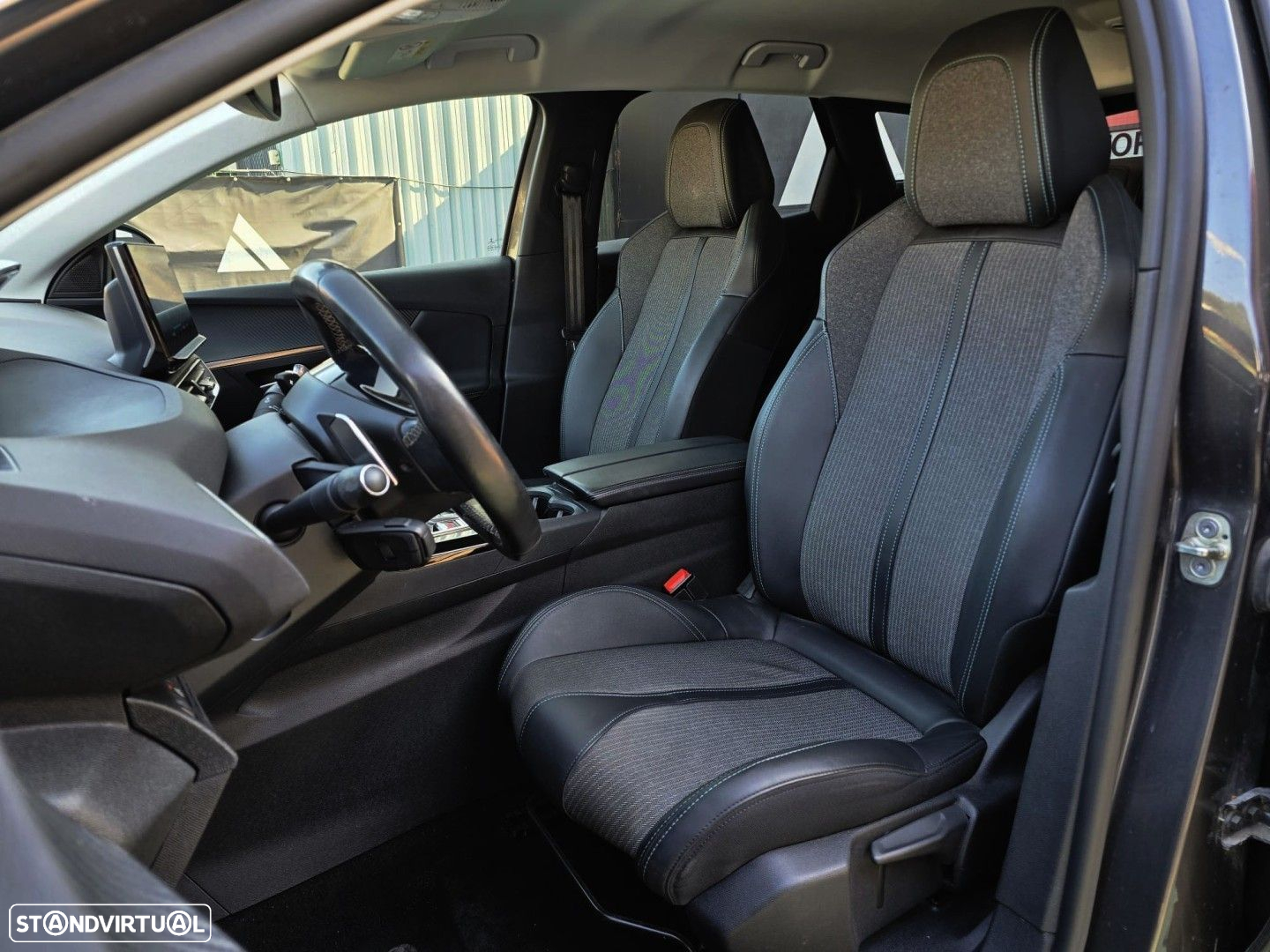 Peugeot 3008 1.5 BlueHDi Allure EAT8 - 18