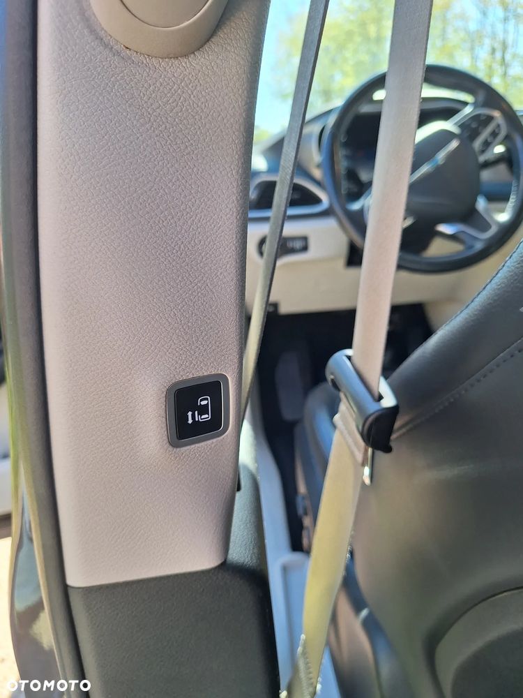 Chrysler Pacifica - 28