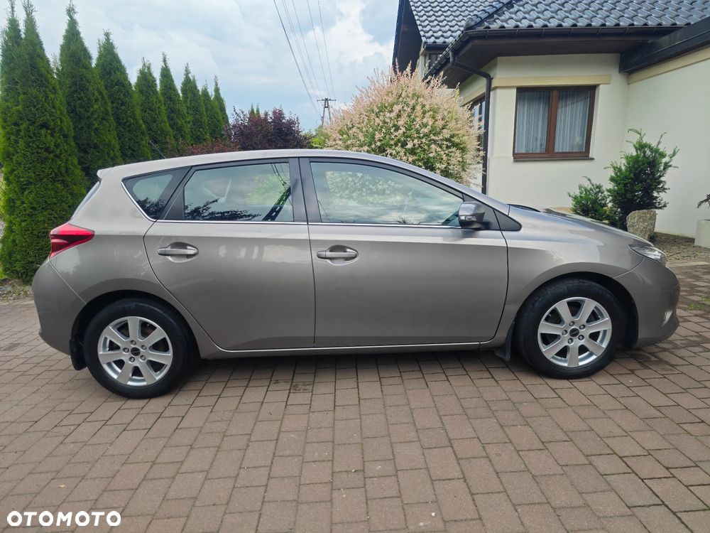 Toyota Auris 1.6 Premium - 9