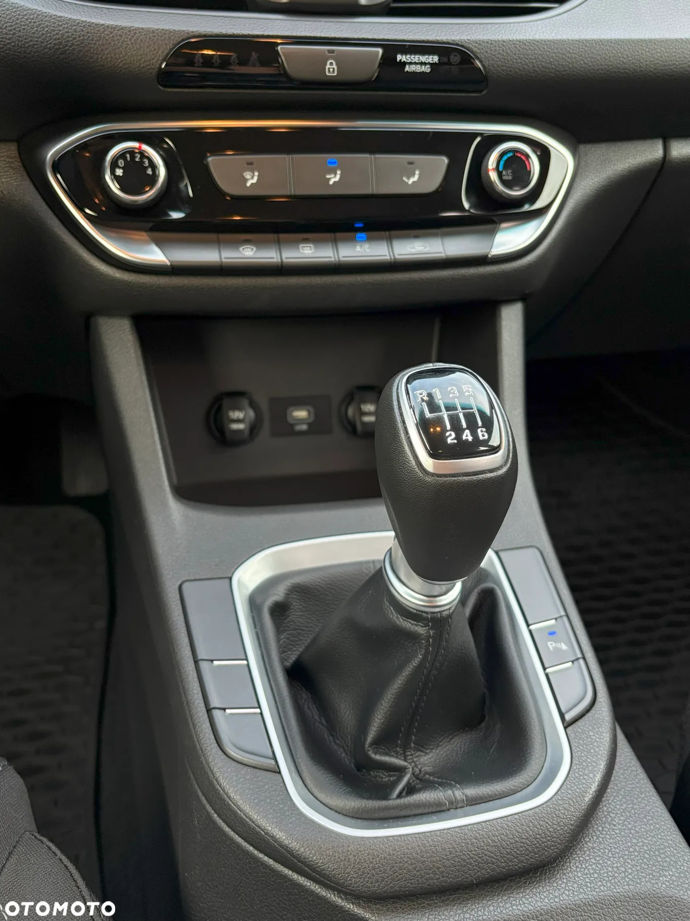 Hyundai i30 1.5 DPI Classic + - 31