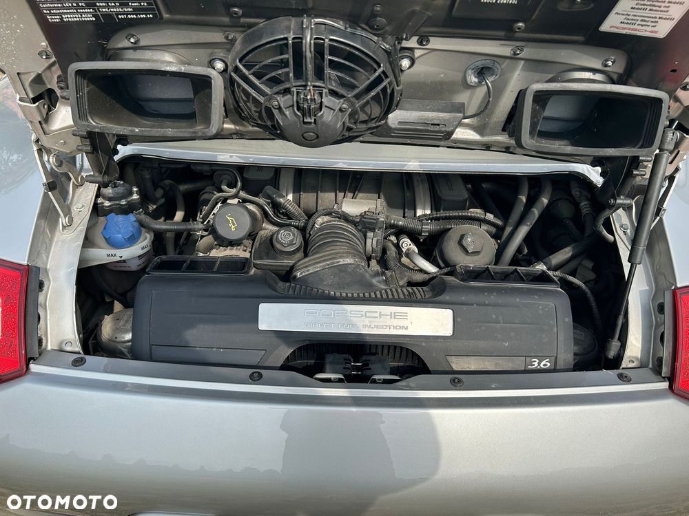 Porsche 911 Carrera 4 Cabriolet - 13