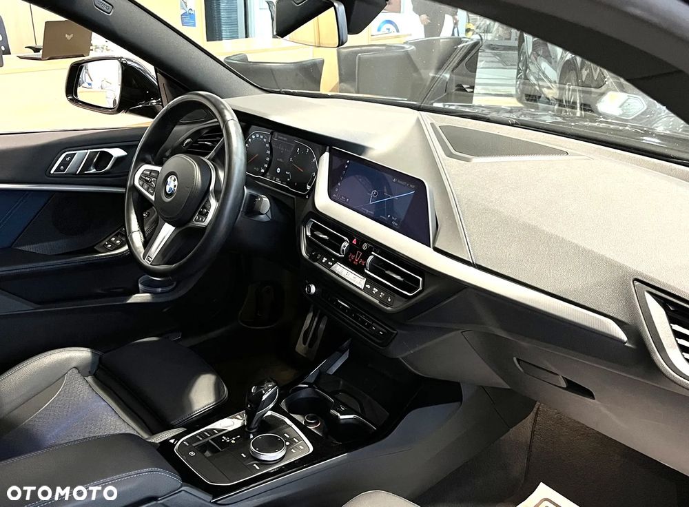 BMW Seria 2 220d M Sport - 24