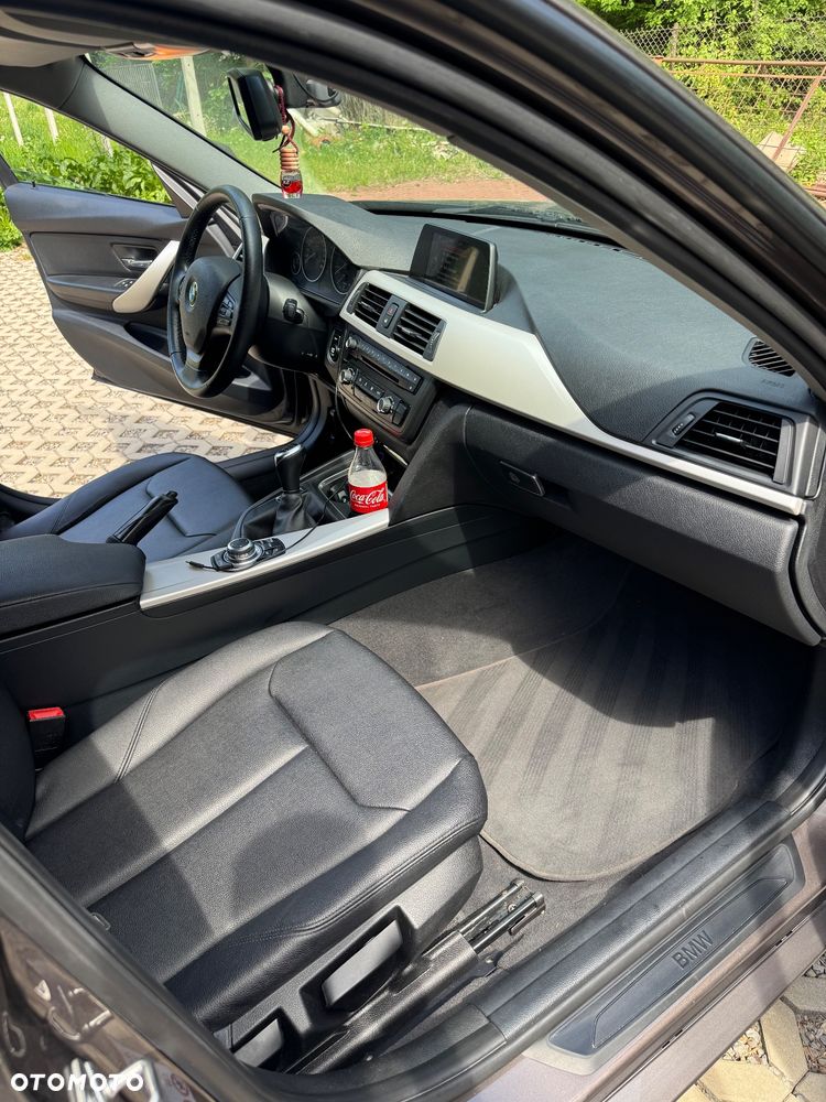 BMW Seria 3 316d Sport Line - 11