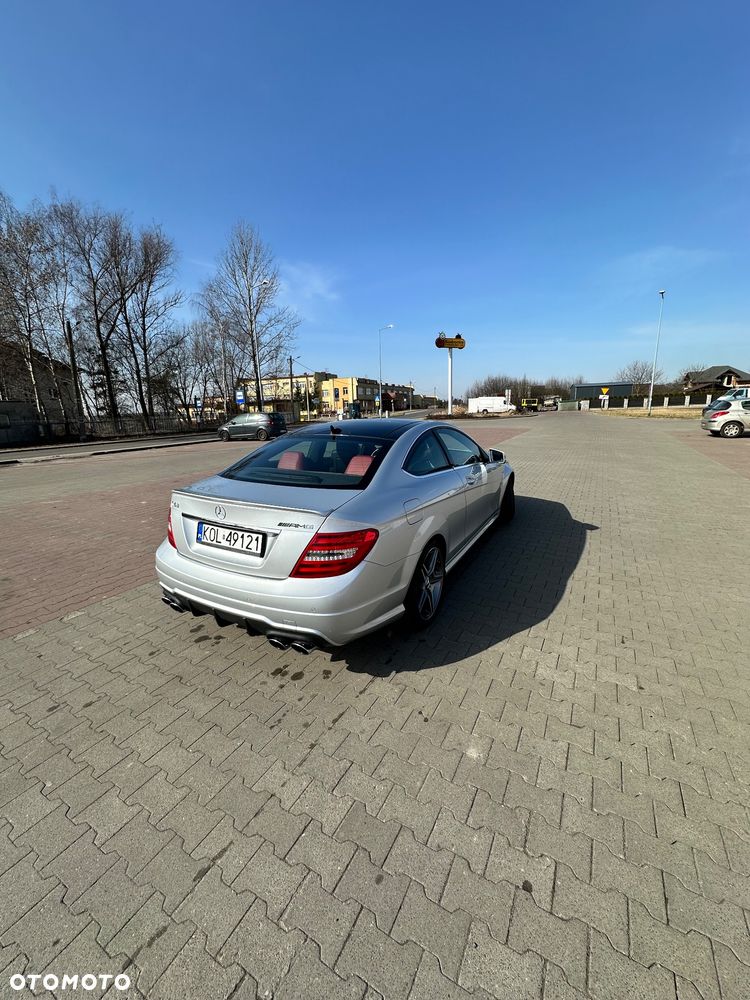 Mercedes-Benz Klasa C 63 AMG - 7
