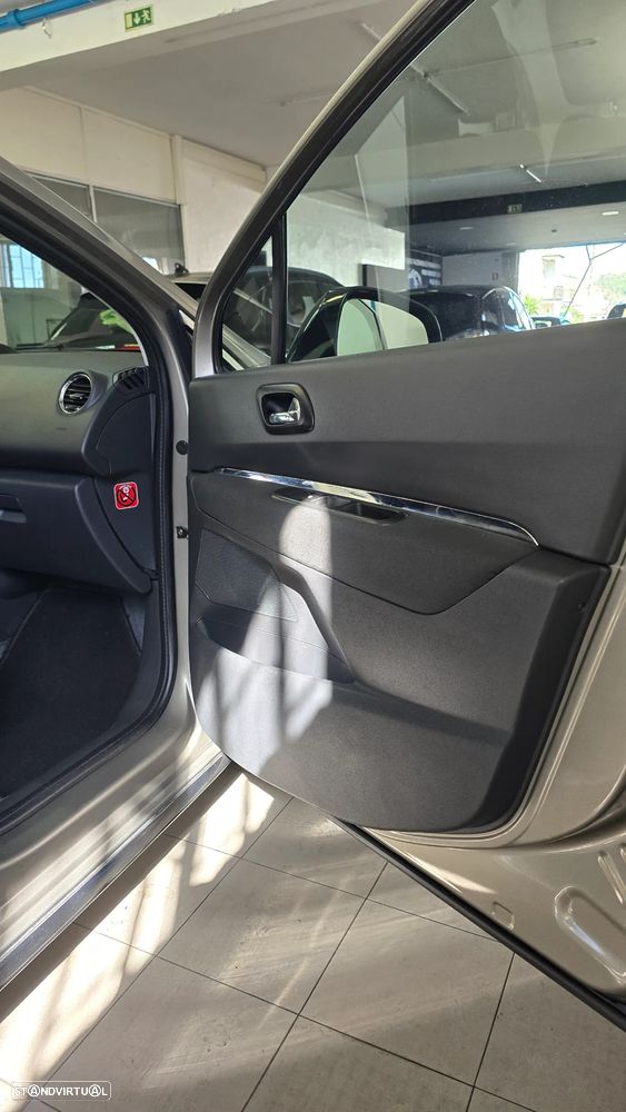 Peugeot 3008 2.0 HDi Hybrid4 - 16