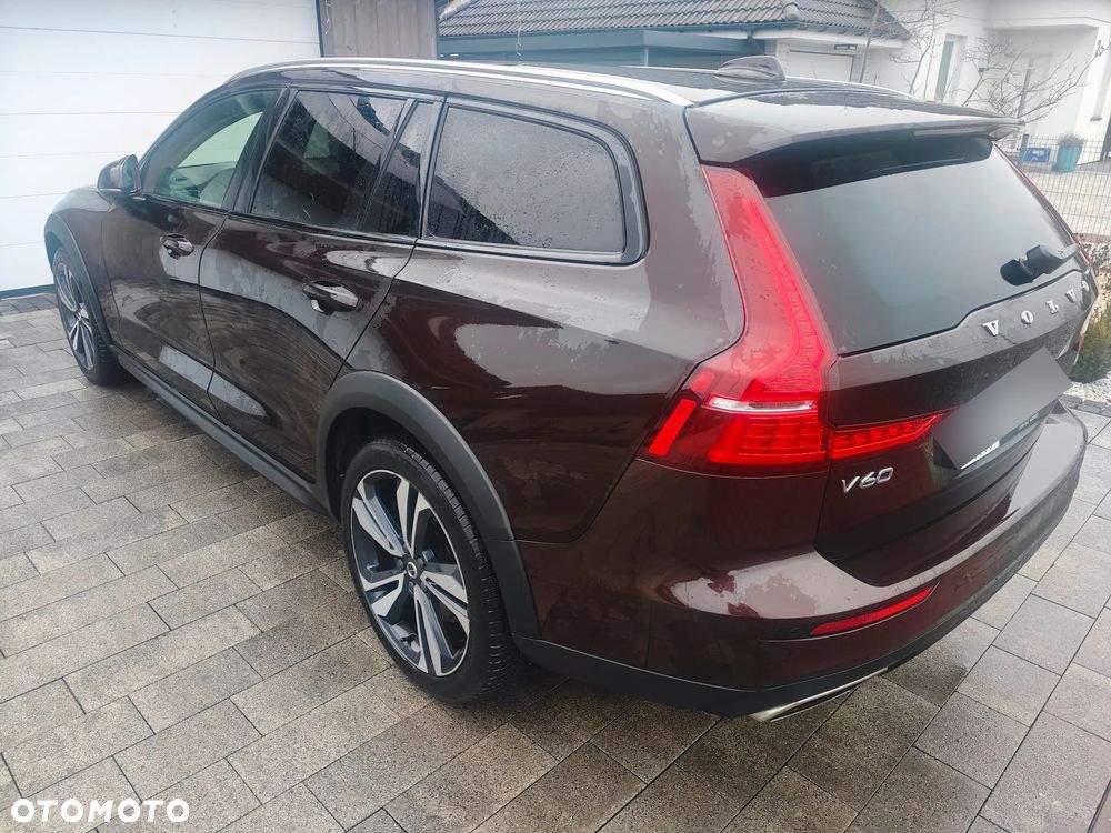 Volvo V60 Cross Country - 3