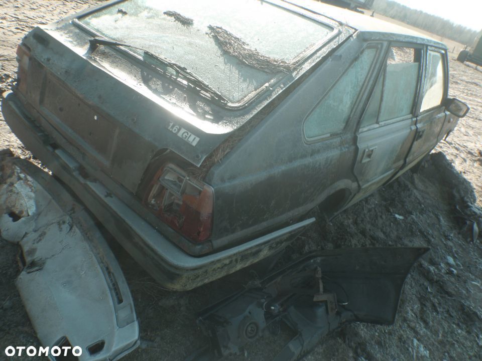 szyba uszczelka środkowa polonez truck caro Posiadam prawie wszystkie części do tego modelu - 2