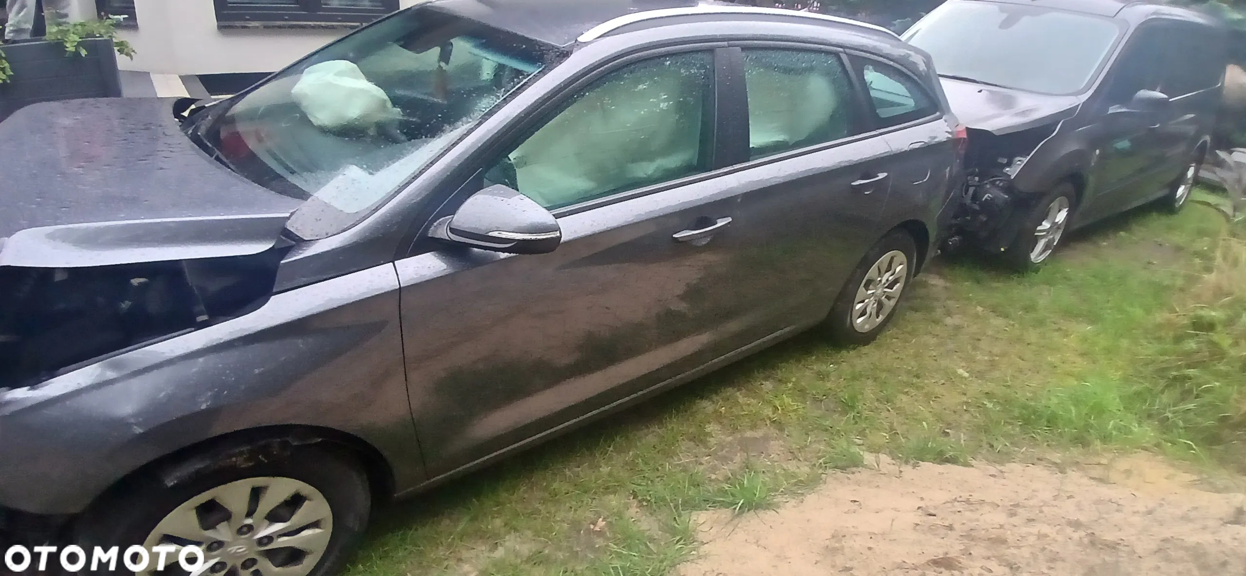 Hyundai i30 1.6 D Premiere Comfort - 4