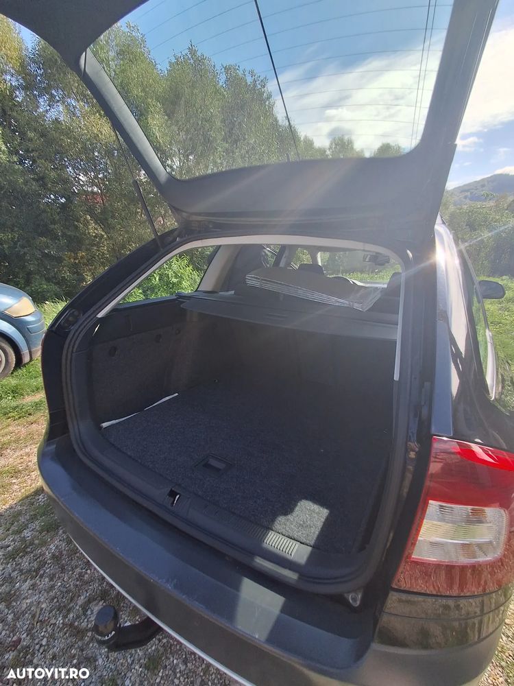 Skoda Octavia Combi 2.0 TDI DPF 4x4 DSG Scout - 6