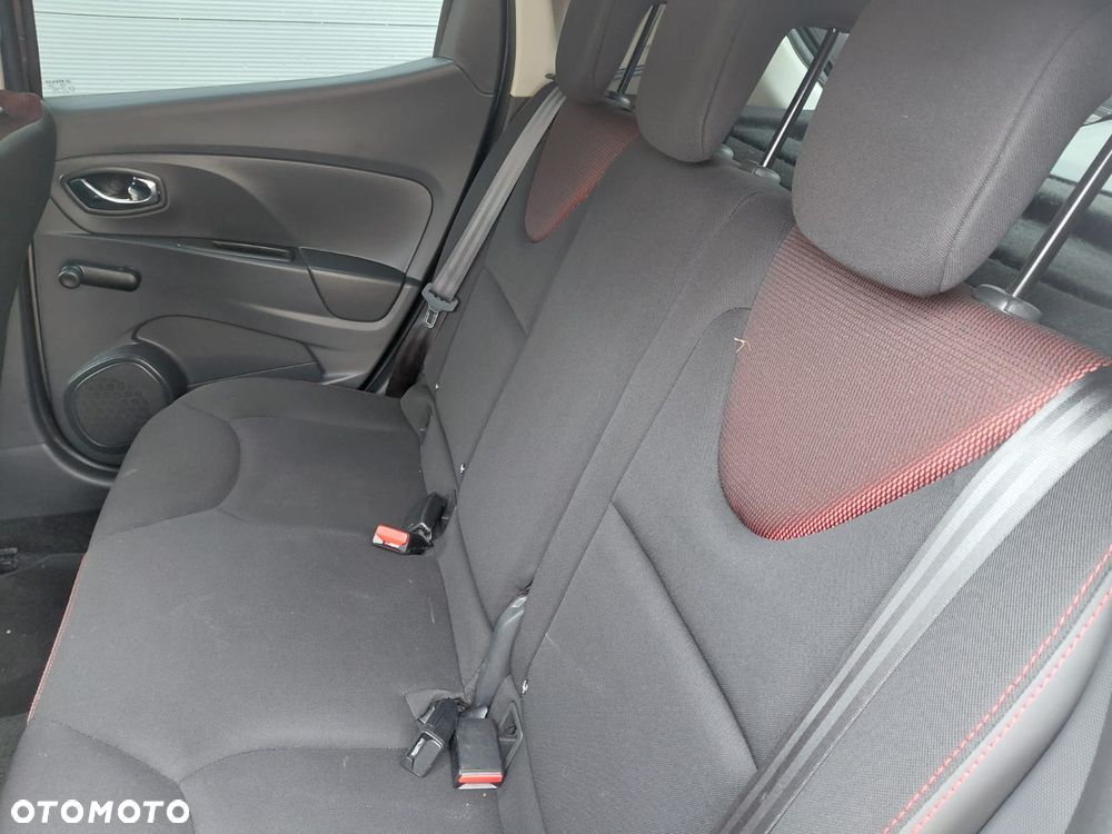 Renault Clio 1.2 16V 75 LIMITED - 10