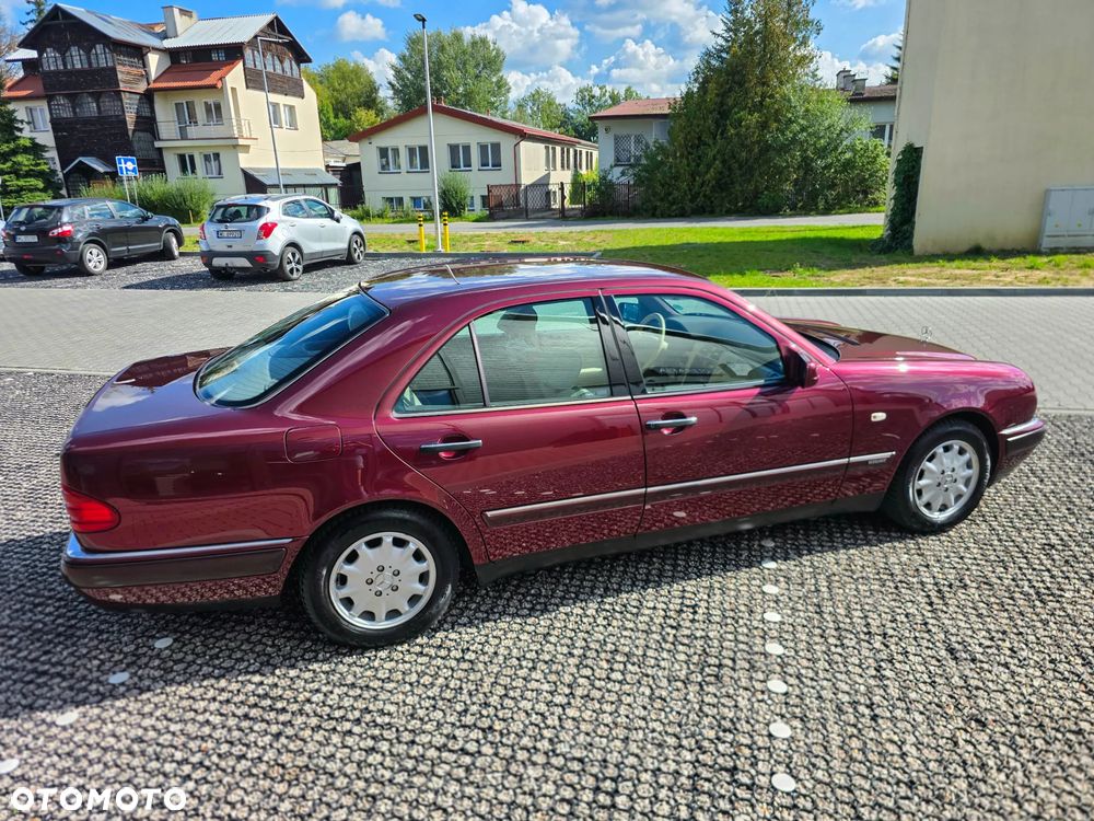 Mercedes-Benz Klasa E - 29