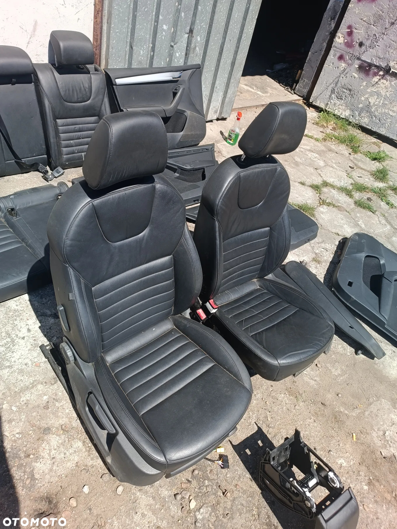 SKODA OCTAVIA 3 III KOMBI 2015R KOMPLET FOTELI SKÓRA PODGRZEWANE PRZÓD TYŁ GRZANE BOCZKI EUROPA ELEKTRYCZNE KOMPLETNE - 2