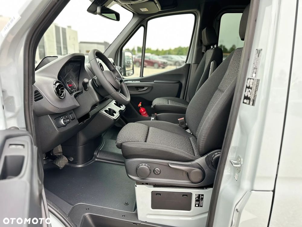 Mercedes-Benz Sprinter - 9