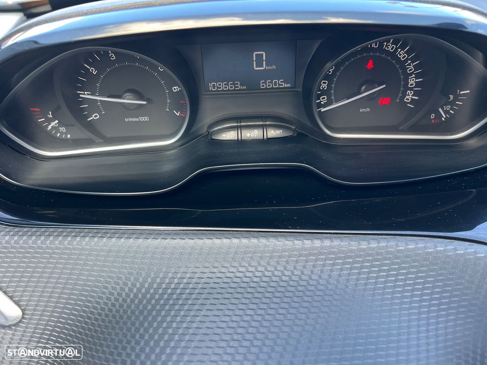 Peugeot 208 1.2 PureTech Active - 14