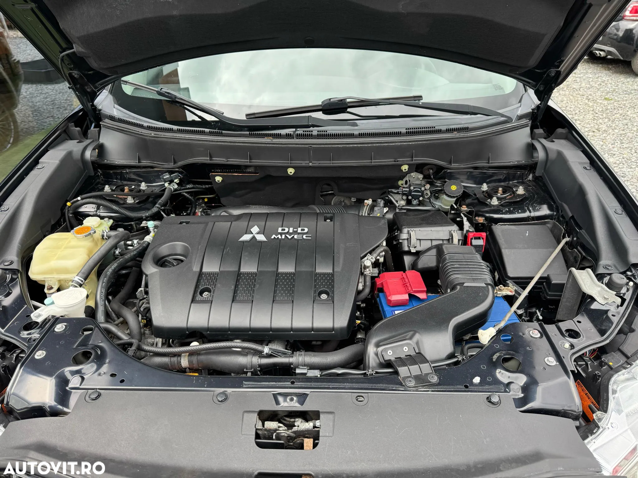 Mitsubishi Outlander - 21