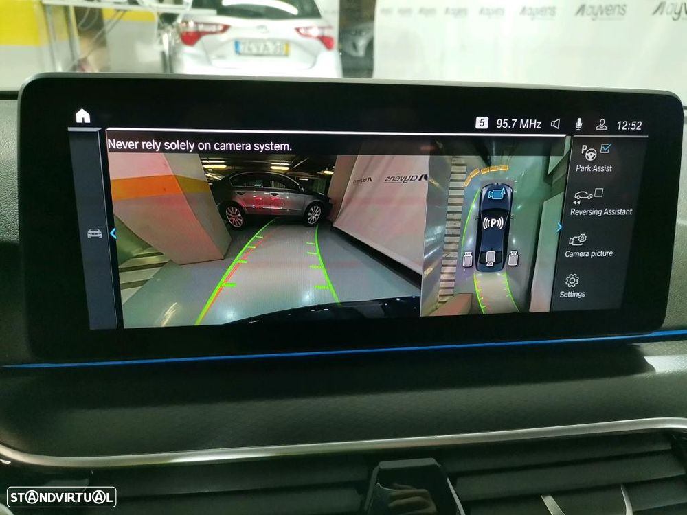 BMW 545 e xDrive - 9