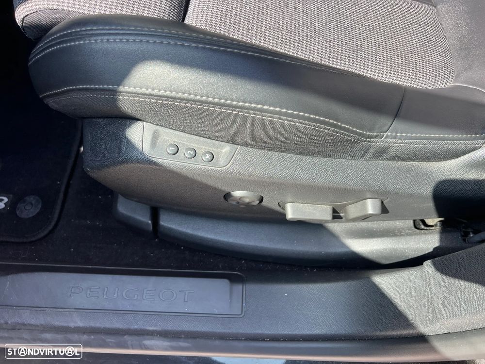 Peugeot 5008 BlueHDI 130 EAT8 Allure Pack - 9