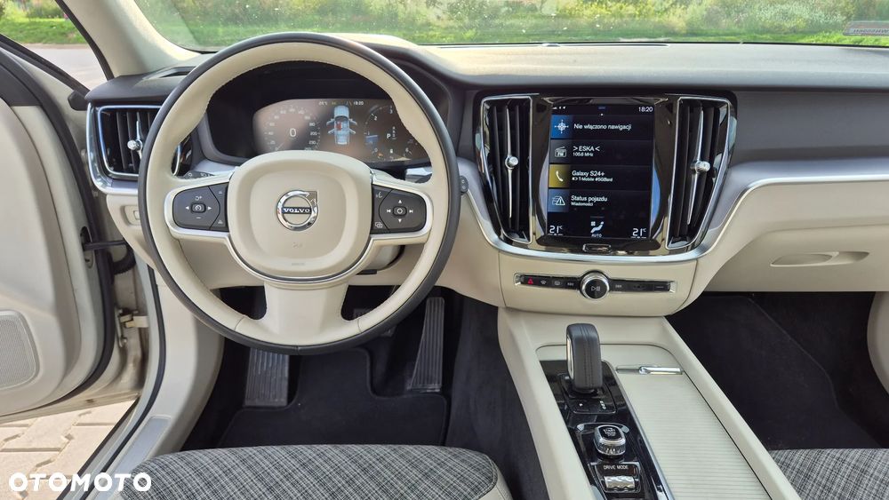 Volvo V60 B4 D Momentum Pro - 11