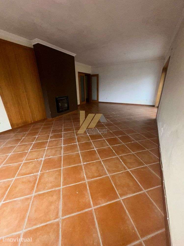 Apartamento T3 com boas áreas - Grande imagem: 2/12