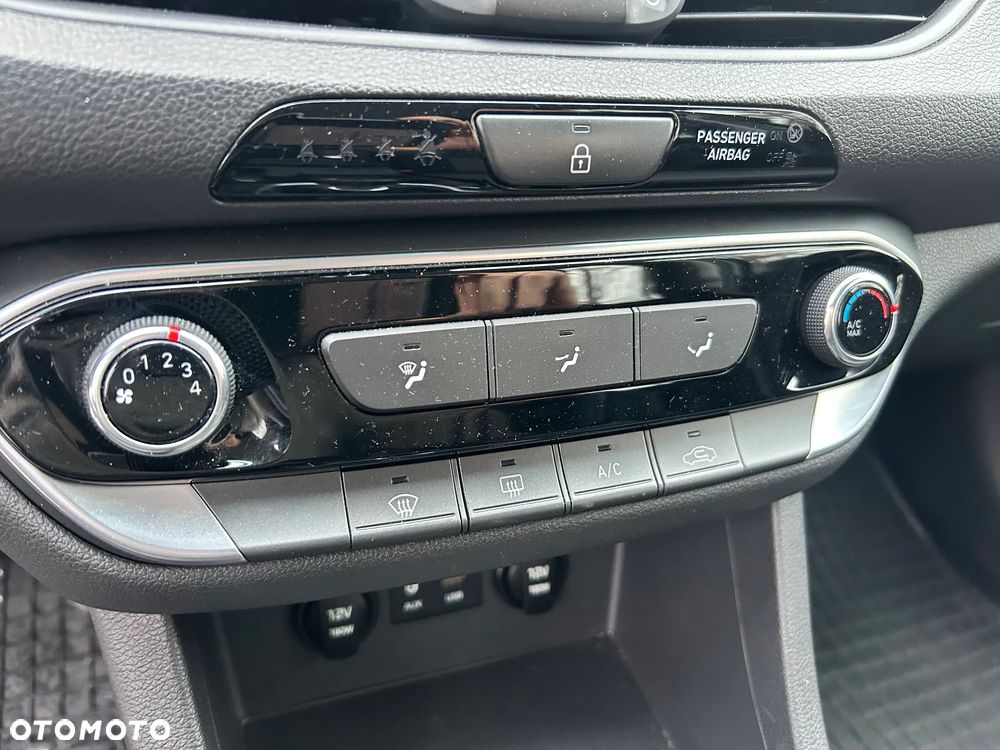 Hyundai i30 1.4 Classic + - 13