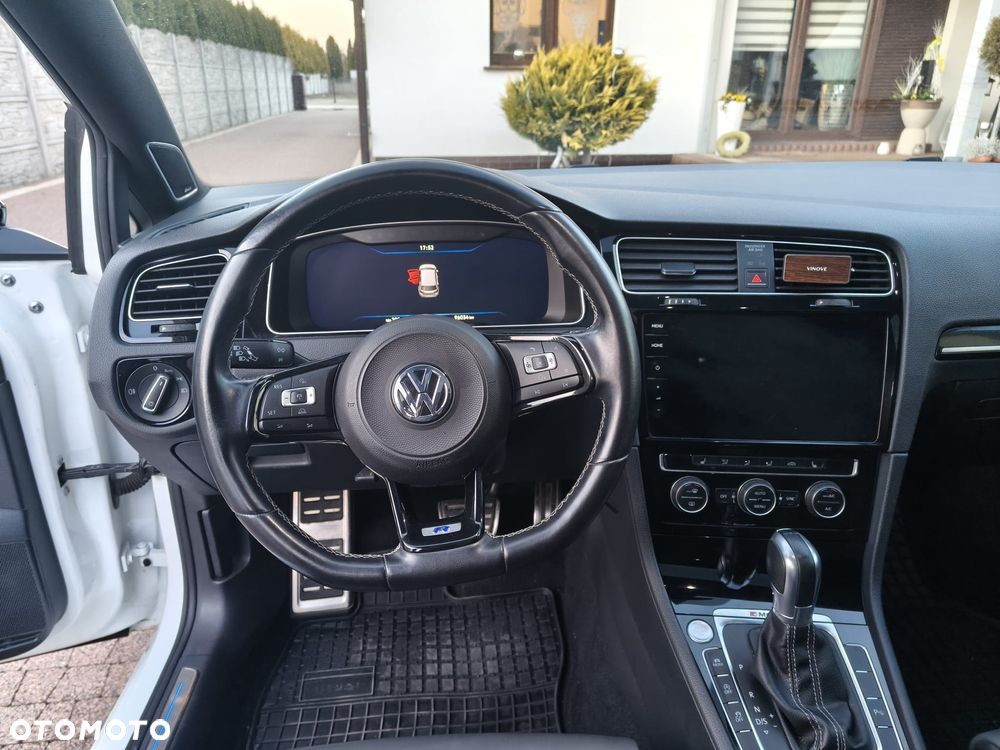 Volkswagen Golf - 7